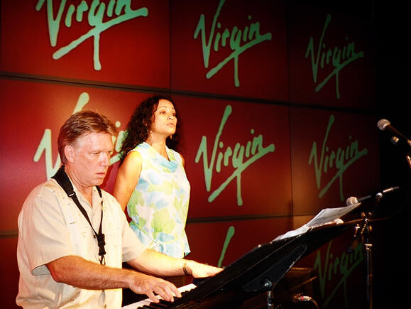 Seawind Reunion appearance at Virgin Japan, Larry Williams and Pauline Wilson, 2009.