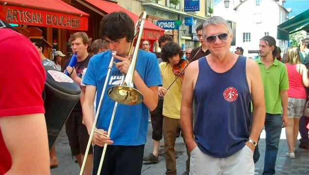 Larry joining spontaneous street band in Barcelonette, France.